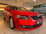 Skoda Octavia 1.8 Combi Joy DSG**1.HAND*AHK*SHZ*XENON* - Skoda Octavia Joy mit Benzin-Antrieb