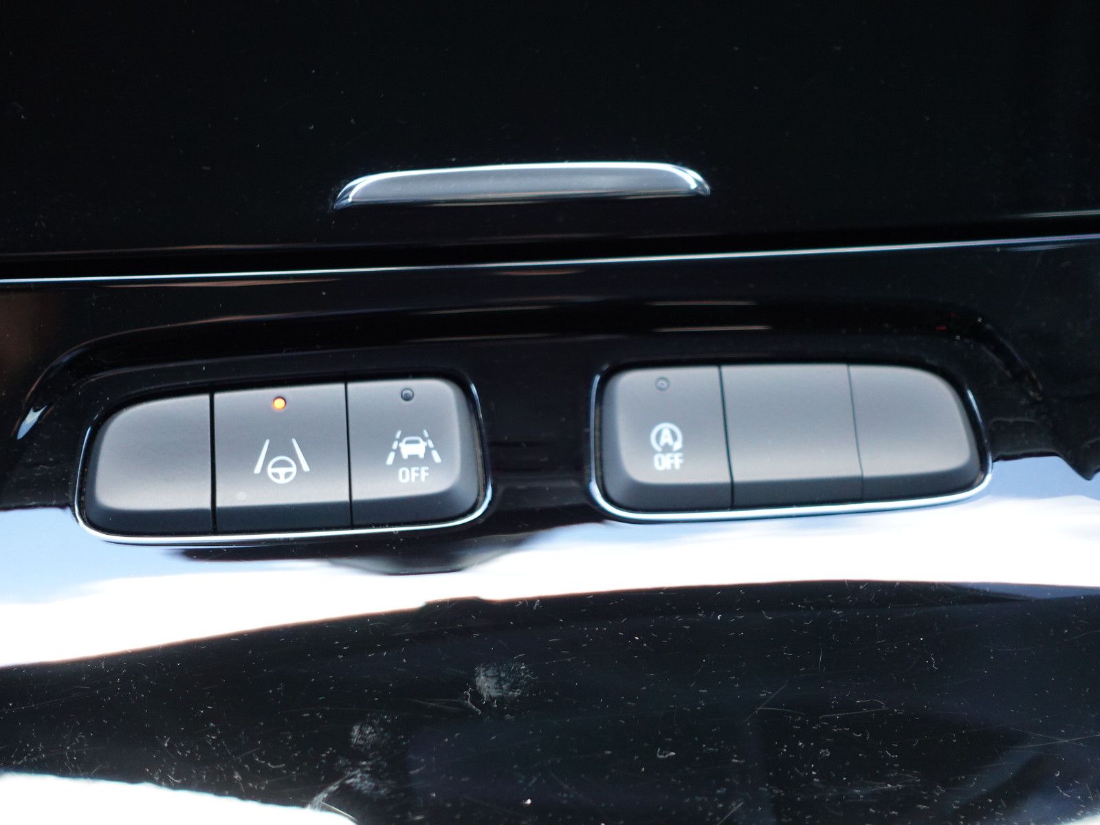 Fahrzeugabbildung Opel Grandland 1.2T AUTOMATIK,Navi,MatrixLED,Sitzhzg