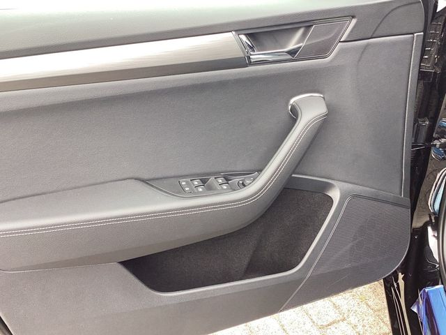 Superb Combi 2.0TDI DSG Style AHK