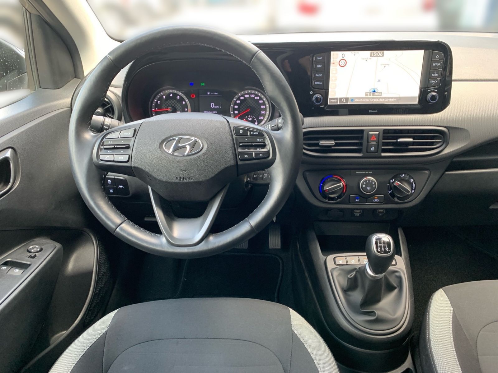 Fahrzeugabbildung Hyundai i10 1.0 Trend Navi Kamera 1 Hand