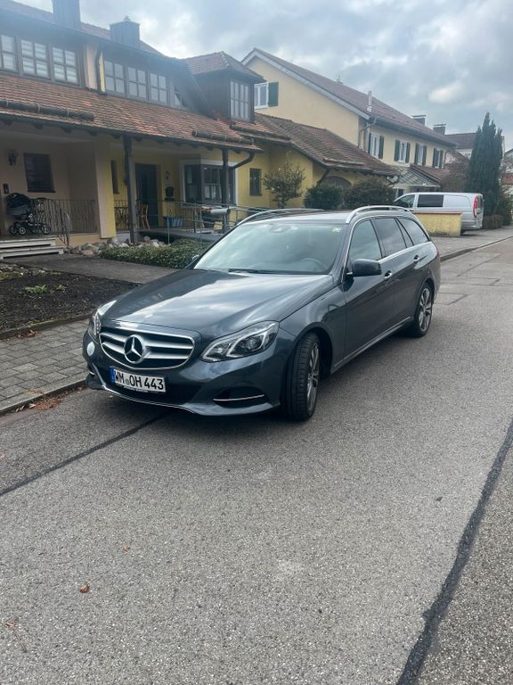 Image of Mercedes-Benz E 220