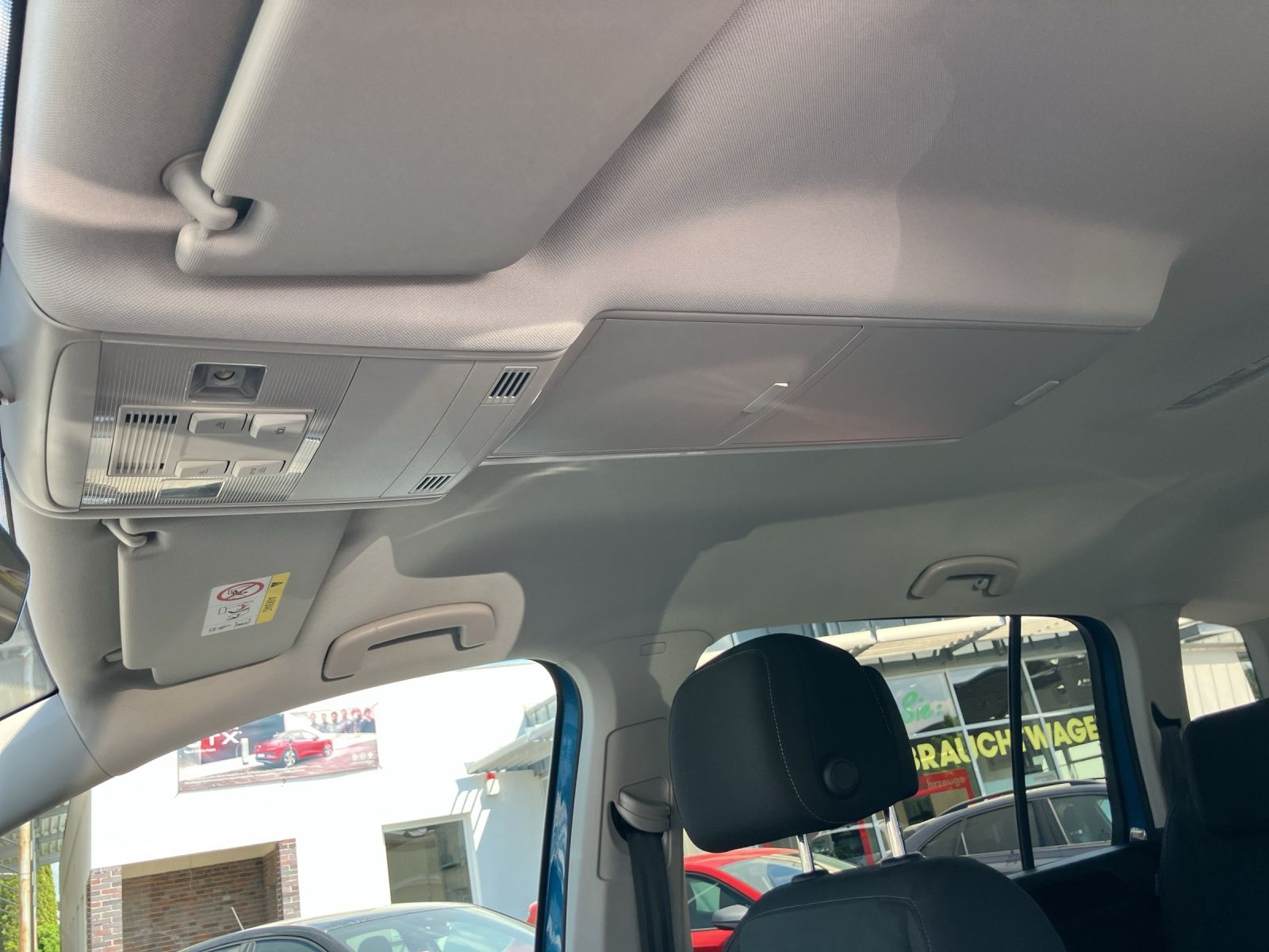 Fahrzeugabbildung Volkswagen Touran TSI Highline LED Climatronic DAB PDC SH L