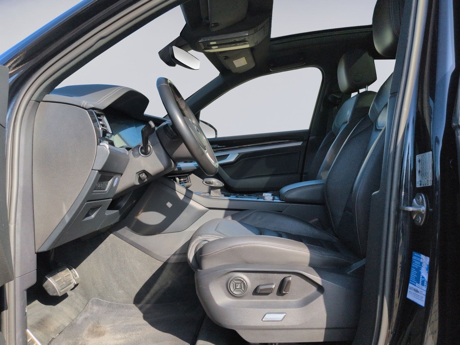 Touareg 3.0 TDI 4M tiptronic R Line STHZ+LUFT+