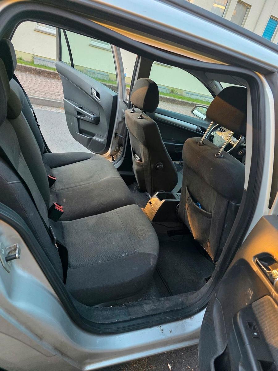 Opel Astra 2007 — photo 10