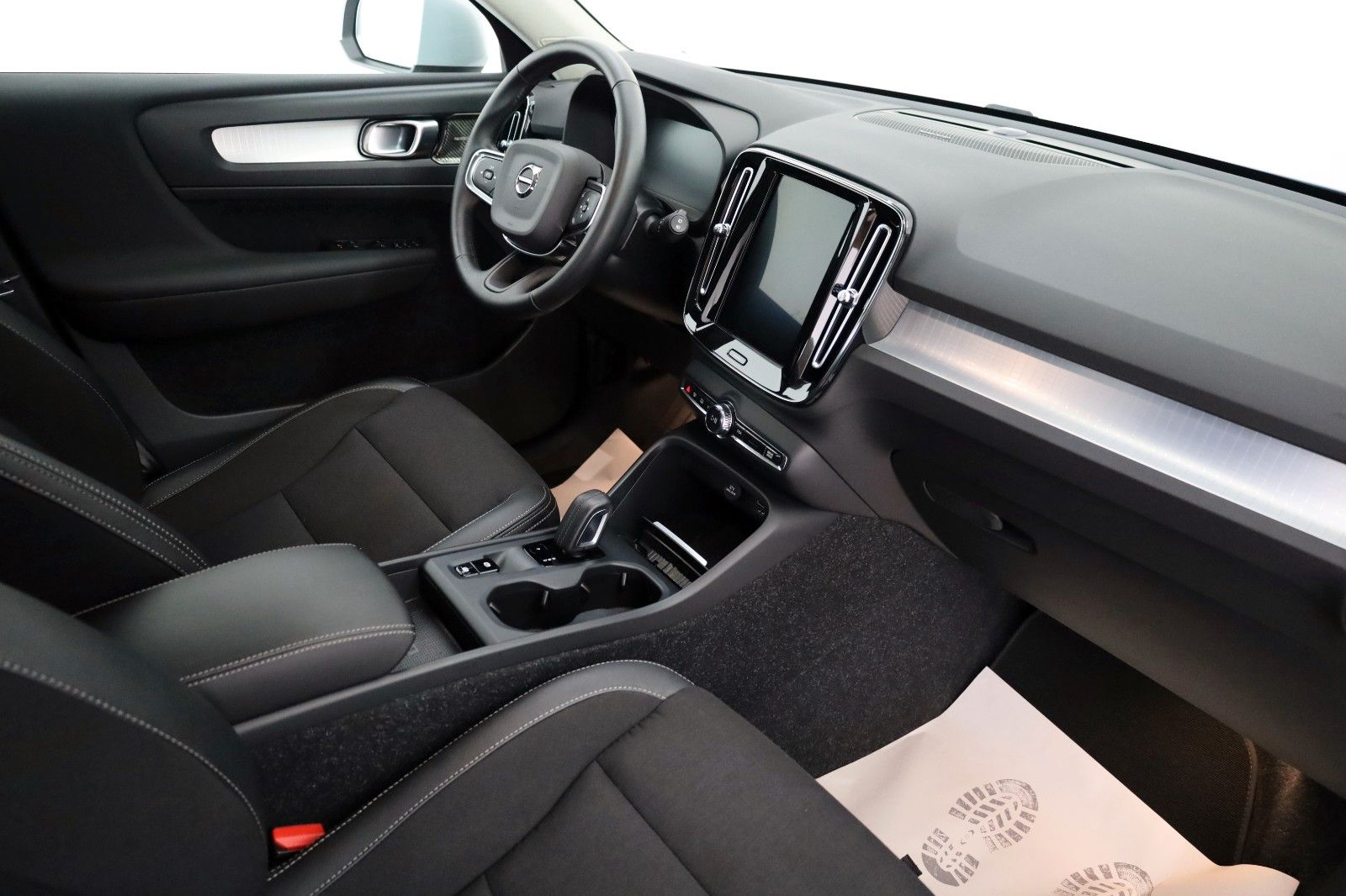 Fahrzeugabbildung Volvo XC40 Inscription Recharge TLeder,Navi,LED,SH,PDC