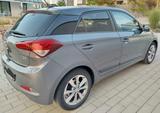 Hyundai i20 1.0 T-GDI 88kW SCHECKHEFT PANODACH NAVI - Hyundai i20: Von Privat
