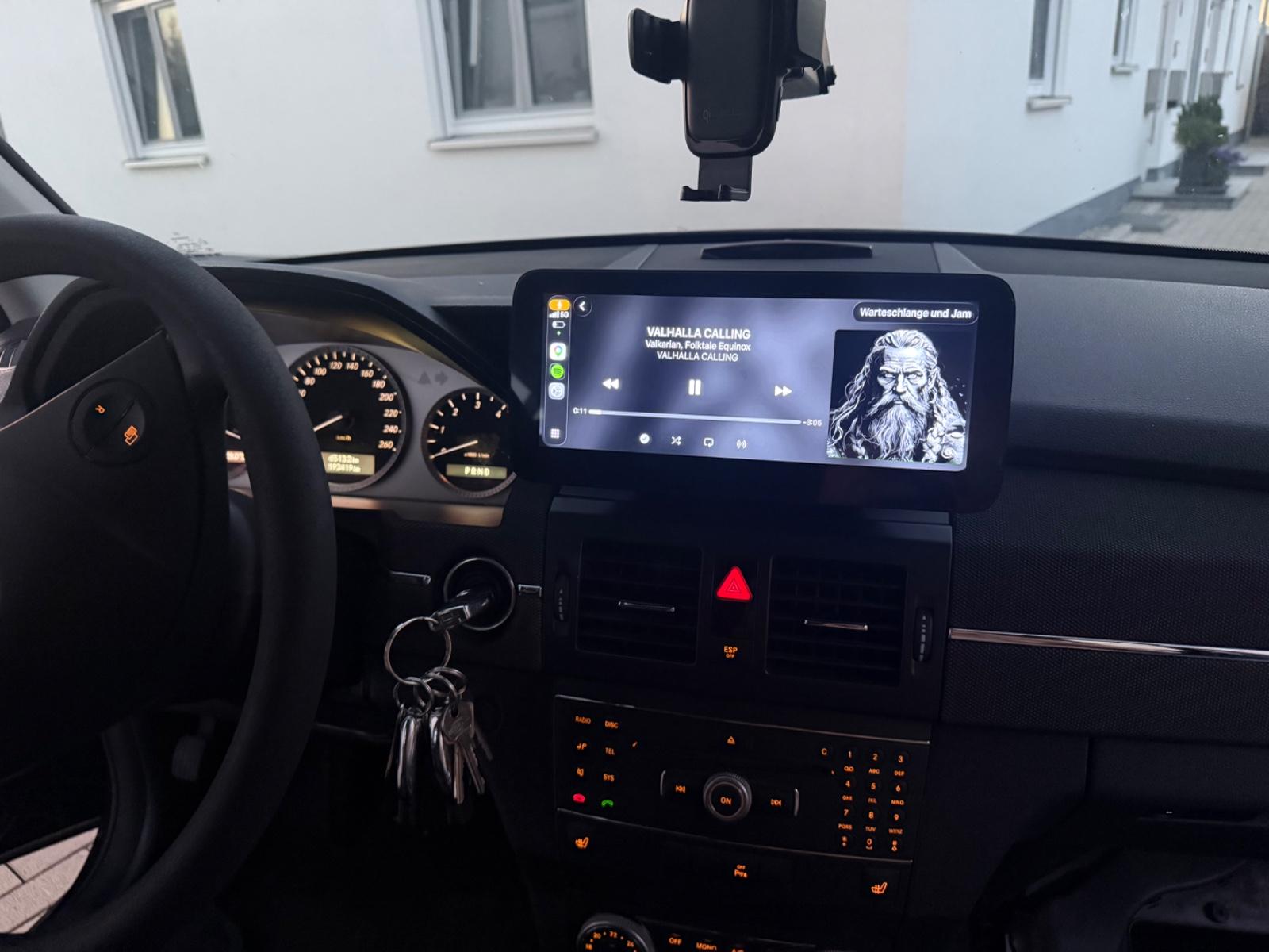 Mercedes-Benz GLK220 2009 — photo 14