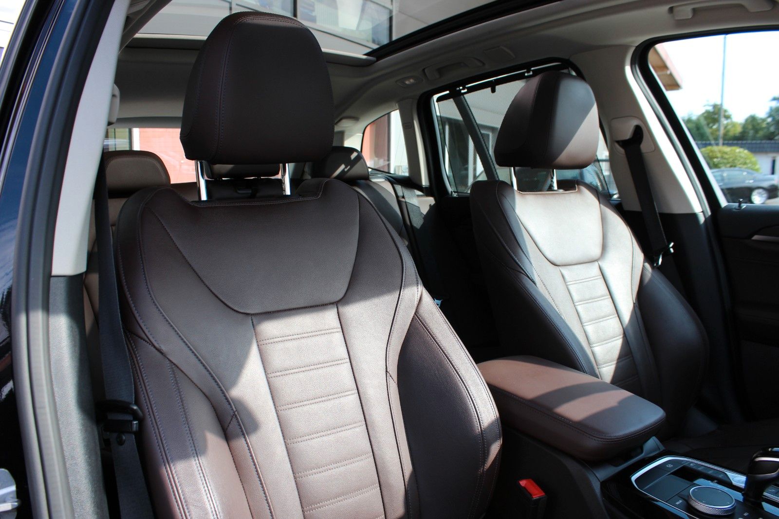 BMW X3 xDrive 30 e Laser Pano ACC HuD AHK Live-C. + foto 11
