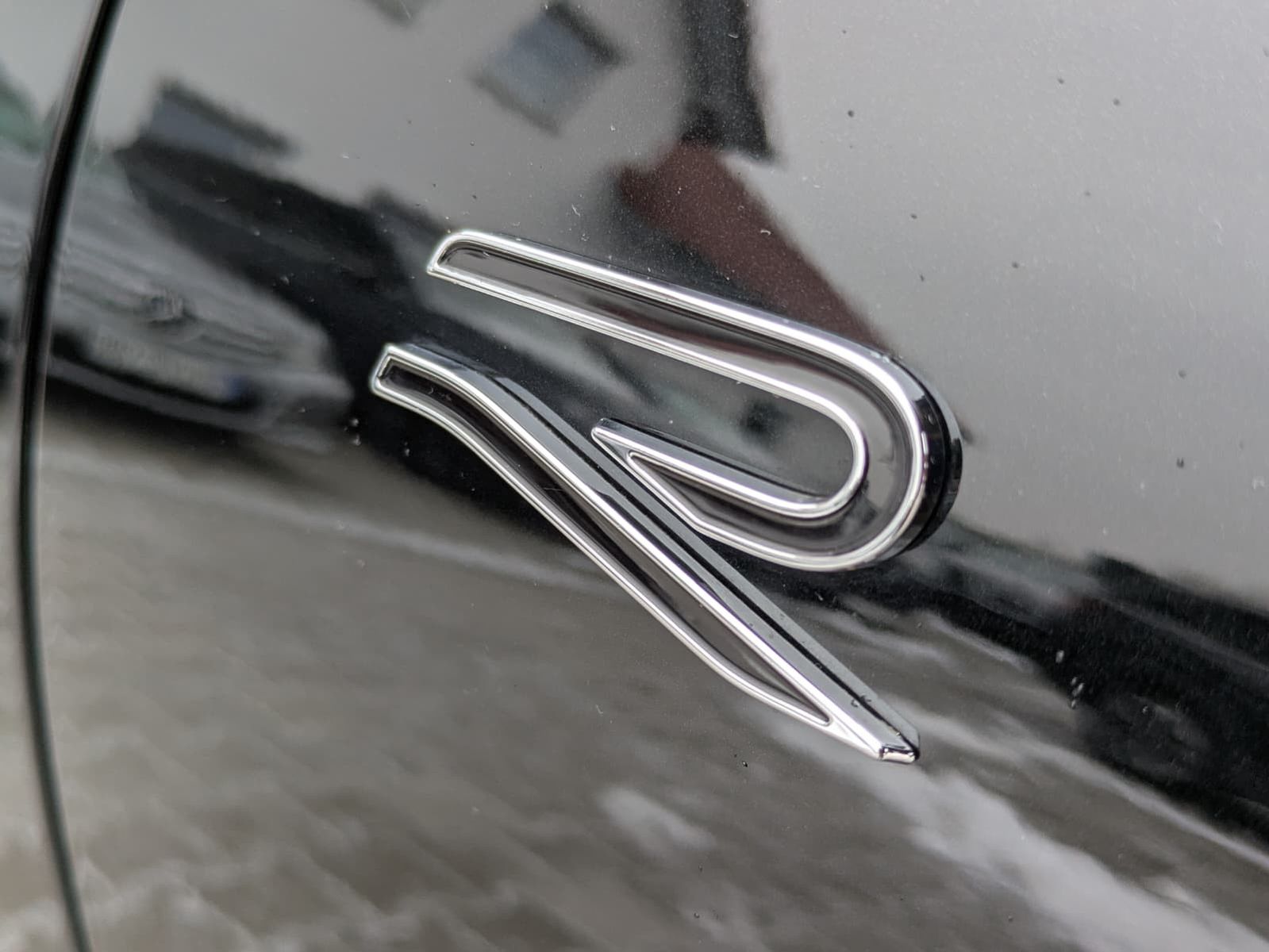 Fahrzeugabbildung Volkswagen Tiguan 2.0 TDI 4M R-Line PANO*H&K*AHK*MATRIX*20"