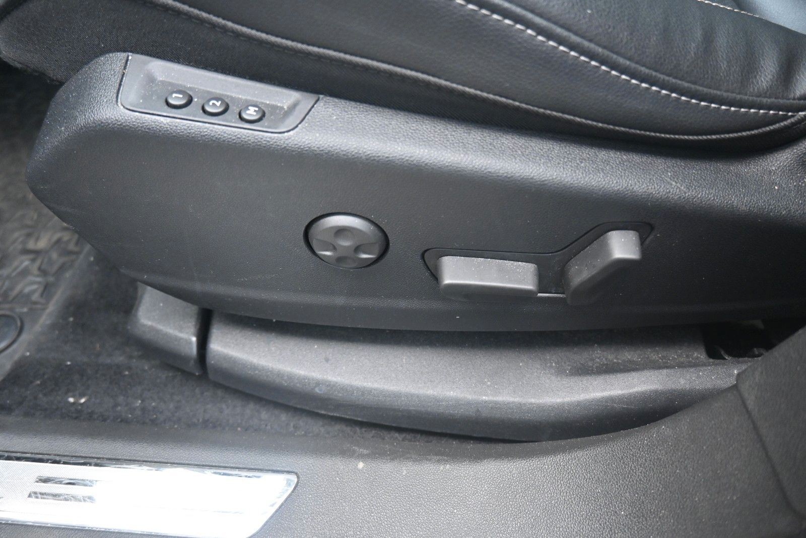 Fahrzeugabbildung Opel Grandland (X) 1.6 Turbo Autom. Ultimate*Pano*ACC