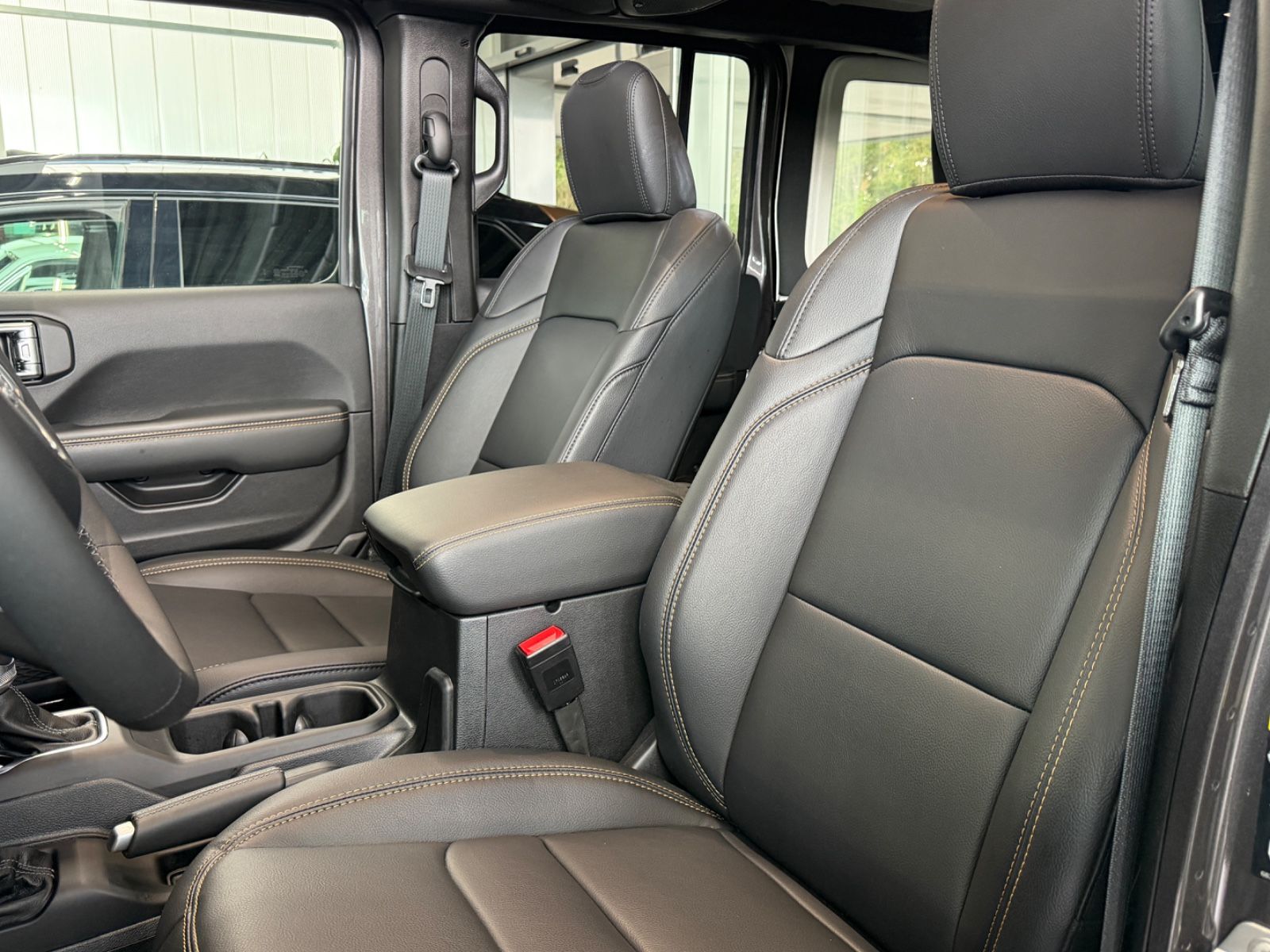 Fahrzeugabbildung Jeep 2.0 Wrangler Unlimited Sahara Leder Top