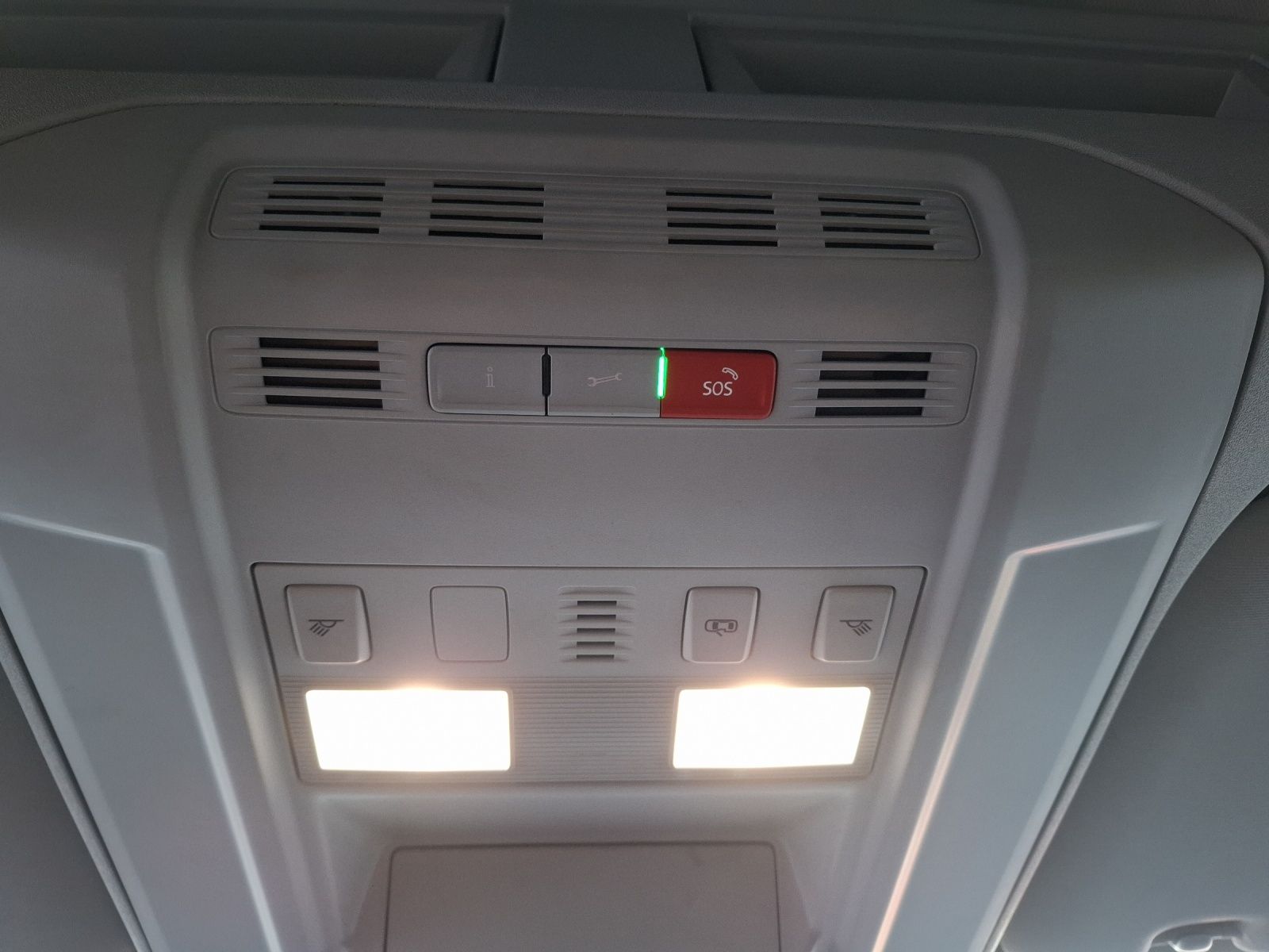 Fahrzeugabbildung Volkswagen Crafter Kasten 35 MR HD AHK Navi Klima GRA RFK