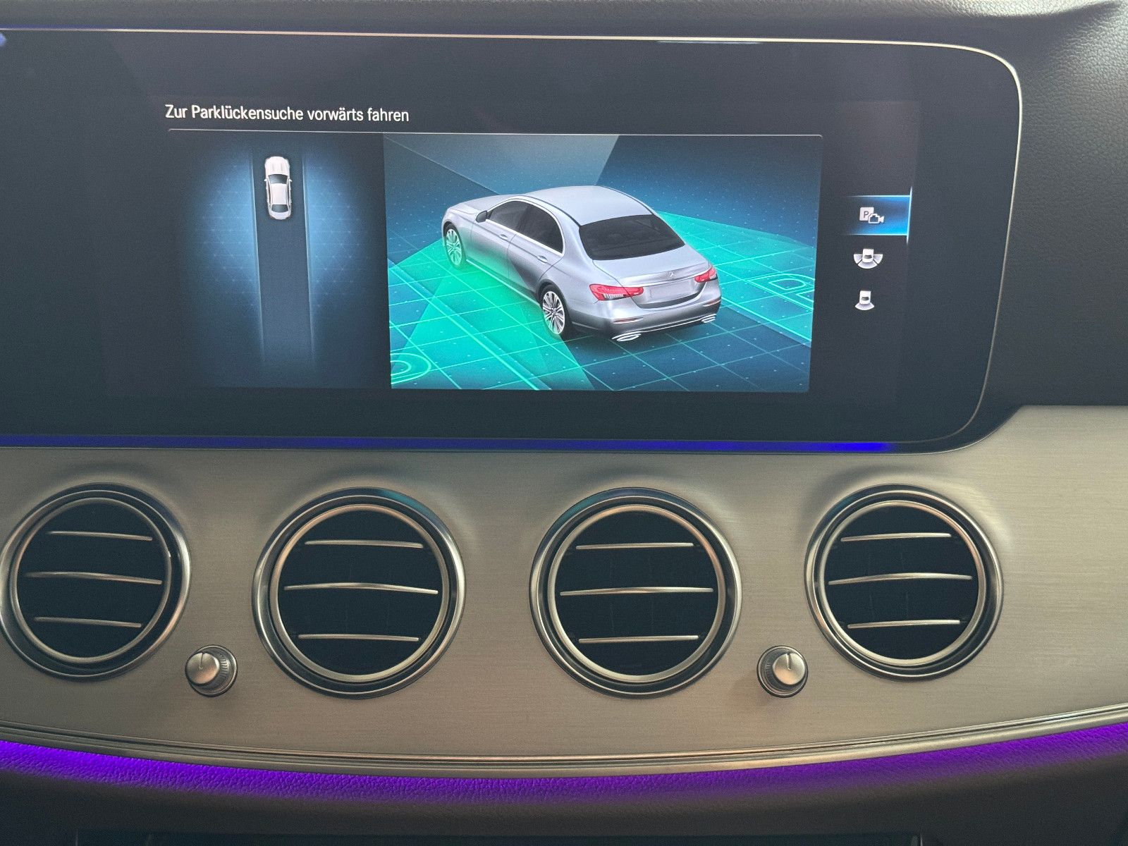 Fahrzeugabbildung Mercedes-Benz E 450 4MATIC 9G-TRONIC 2X AVANTGARDE FACELIFT