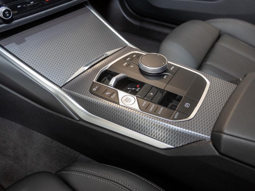 BMW M340i xDrive+AHK+Panorama+Navi+RFK+eSitze+PDCv+h