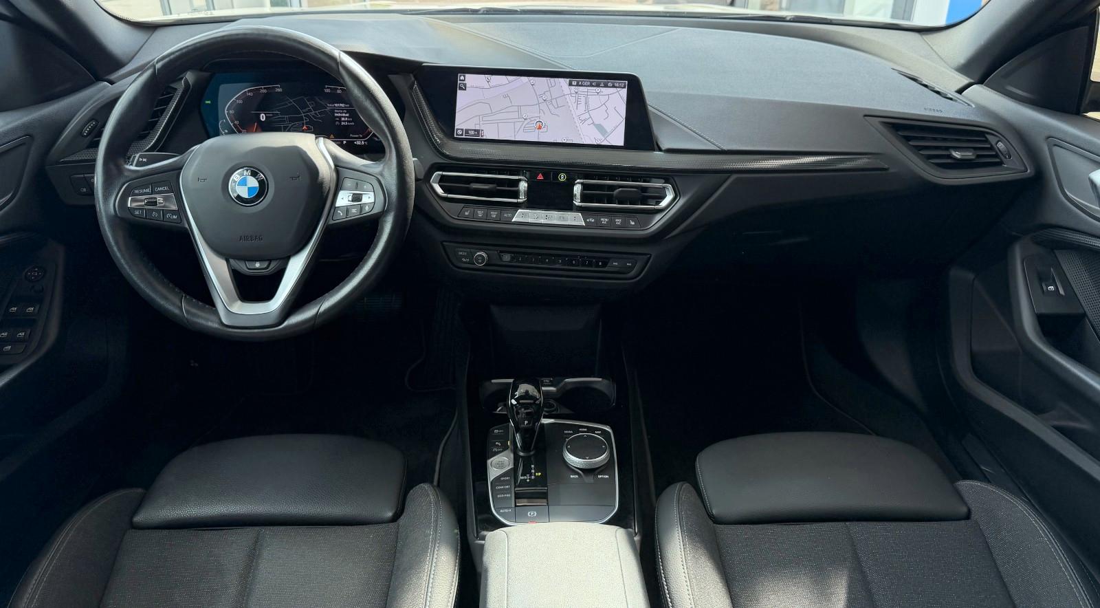 BMW 216d GC Sport Line LC. Prof. Kamera Pano LED