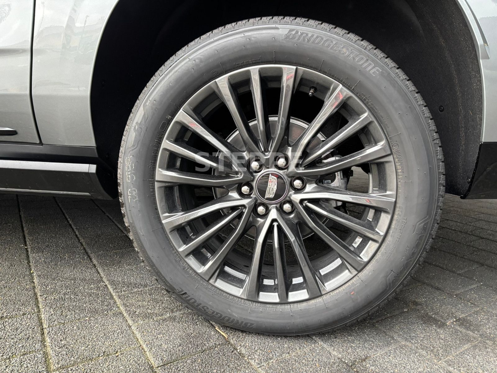 Cadillac Escalade FACELIFT MY26 6.2 V8 ESV Sport Platinum