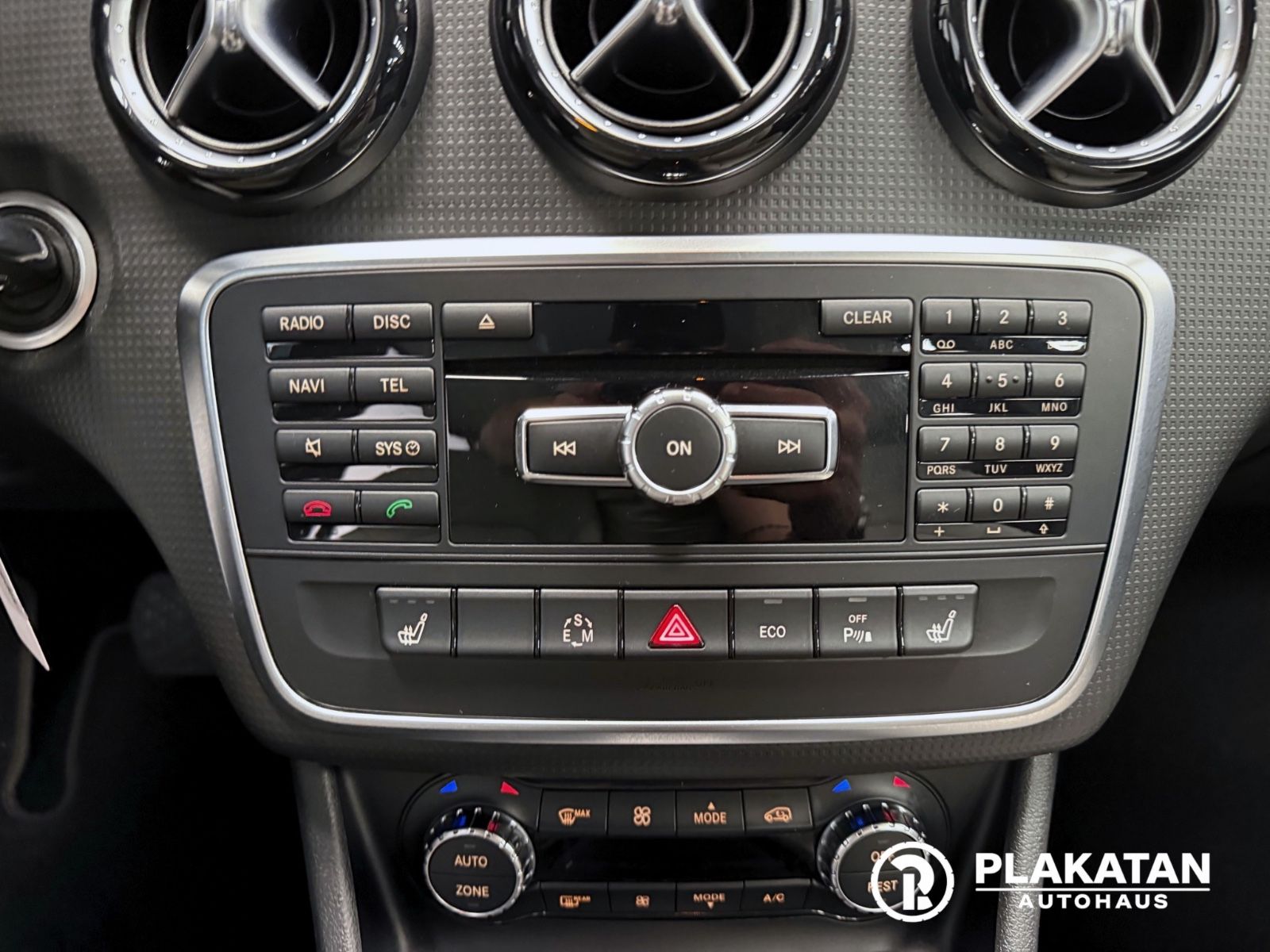 Fahrzeugabbildung Mercedes-Benz A 180 Style Bi-Xenon 1Hand MB-Service