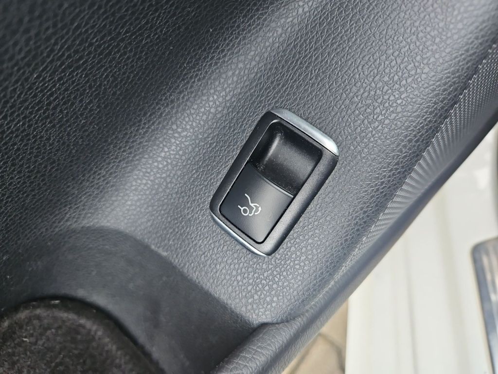 Fahrzeugabbildung Mercedes-Benz CLA 200 Coupé AMG Night Pano Sport LED Sound SHZ