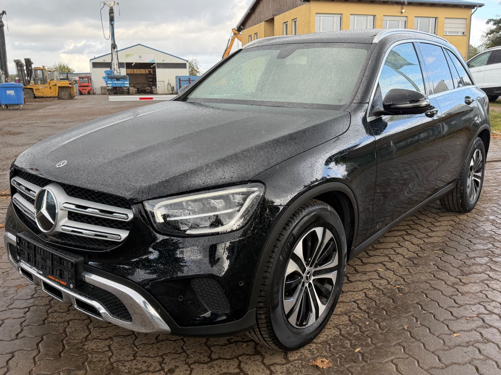 Mercedes-Benz GLC 200 Business Line - Benzin - 197hp-KAMERA