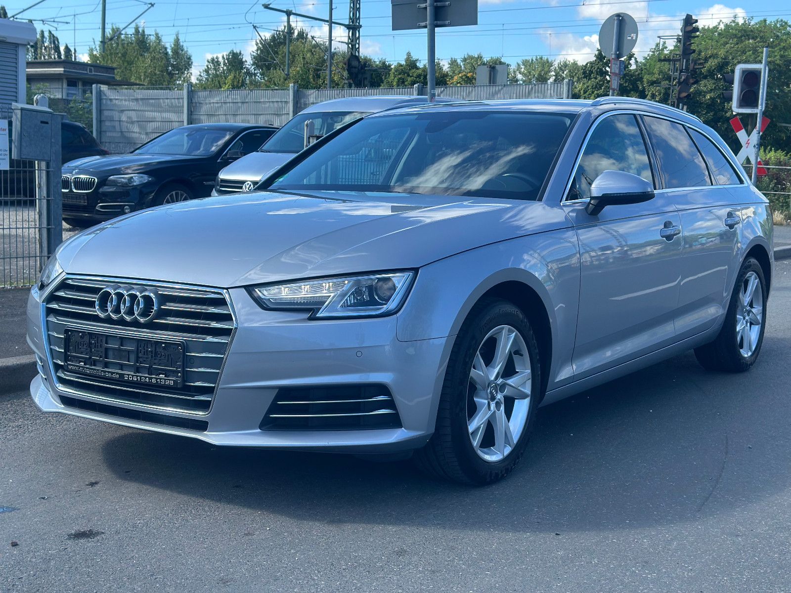 Fahrzeugabbildung Audi A4 2.0 TDI AVANT SPORT PAKET*MOD.2018+AHK*