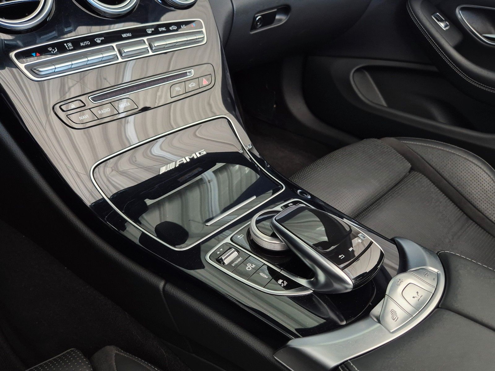 Fahrzeugabbildung Mercedes-Benz C 63 AMG Cabrio/Dt./Burm/Head/Fahrpaket