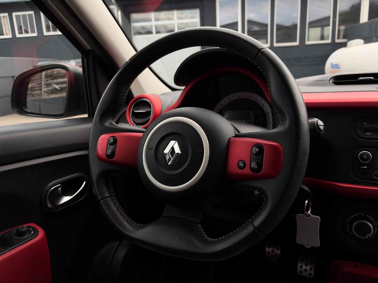 Fahrzeugabbildung Renault Twingo TCe 90 Intens Faltdach Temp. SHZ PDC BT
