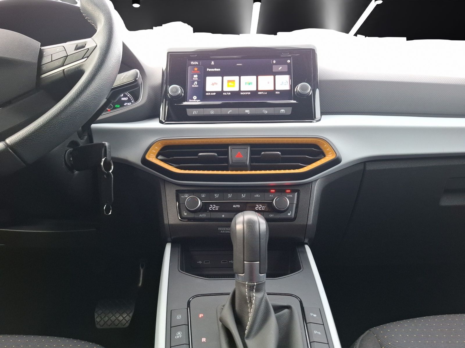 Fahrzeugabbildung SEAT Arona TSI Style Beats DSG LED GRA RFK SH LM