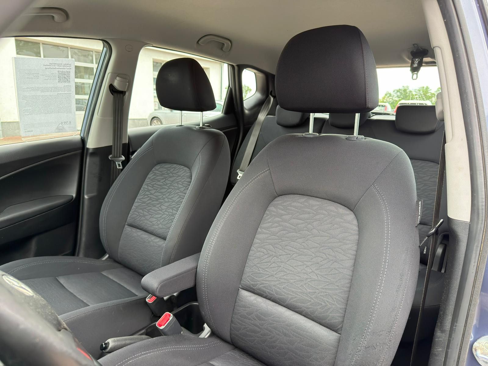 Fahrzeugabbildung Hyundai ix20 1.6 Comfort Navi*Allwetterbereifung