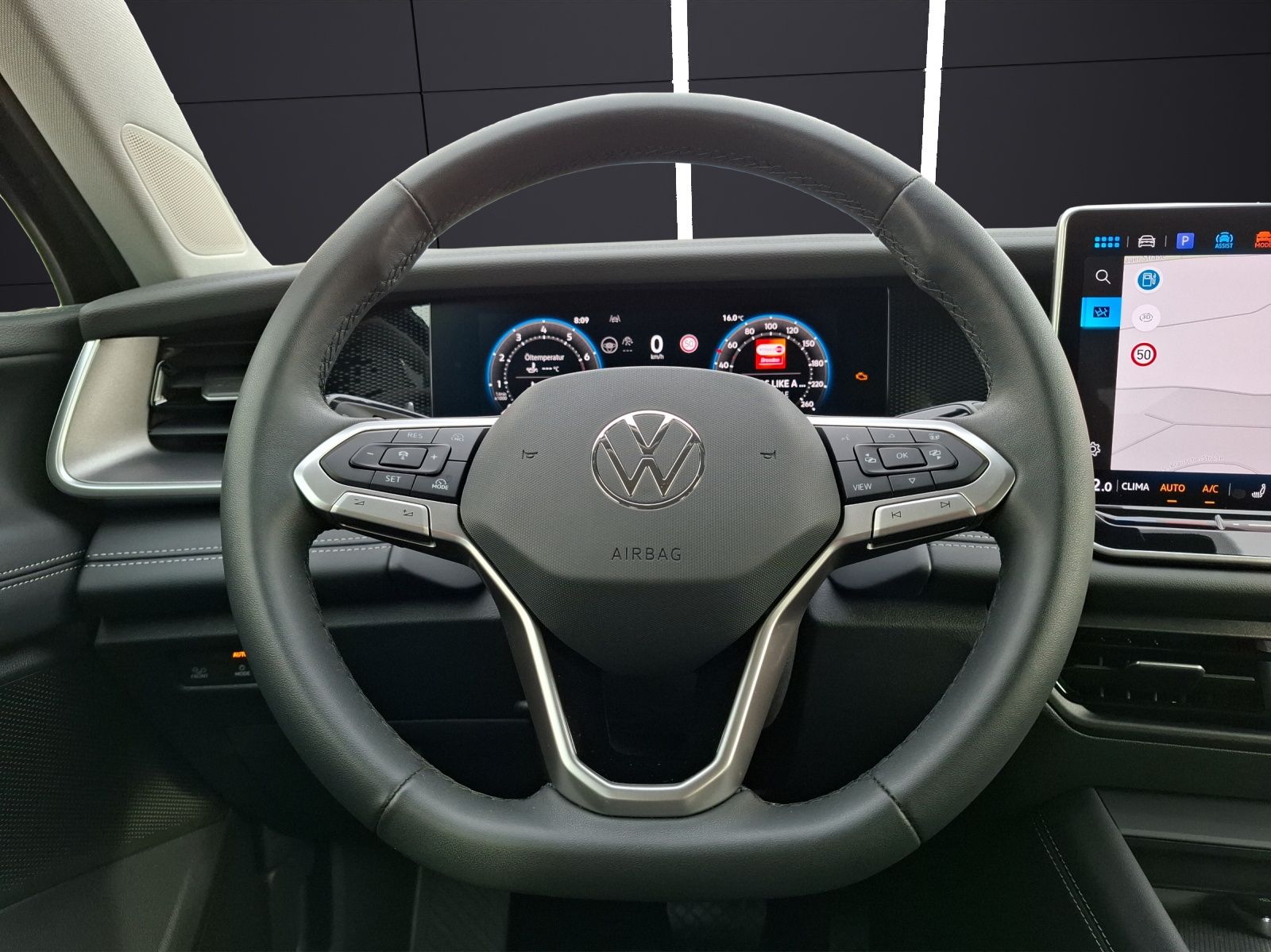 Fahrzeugabbildung Volkswagen Tayron eTSI Life DSG 7-Si Matrix AHK Navi AID AC
