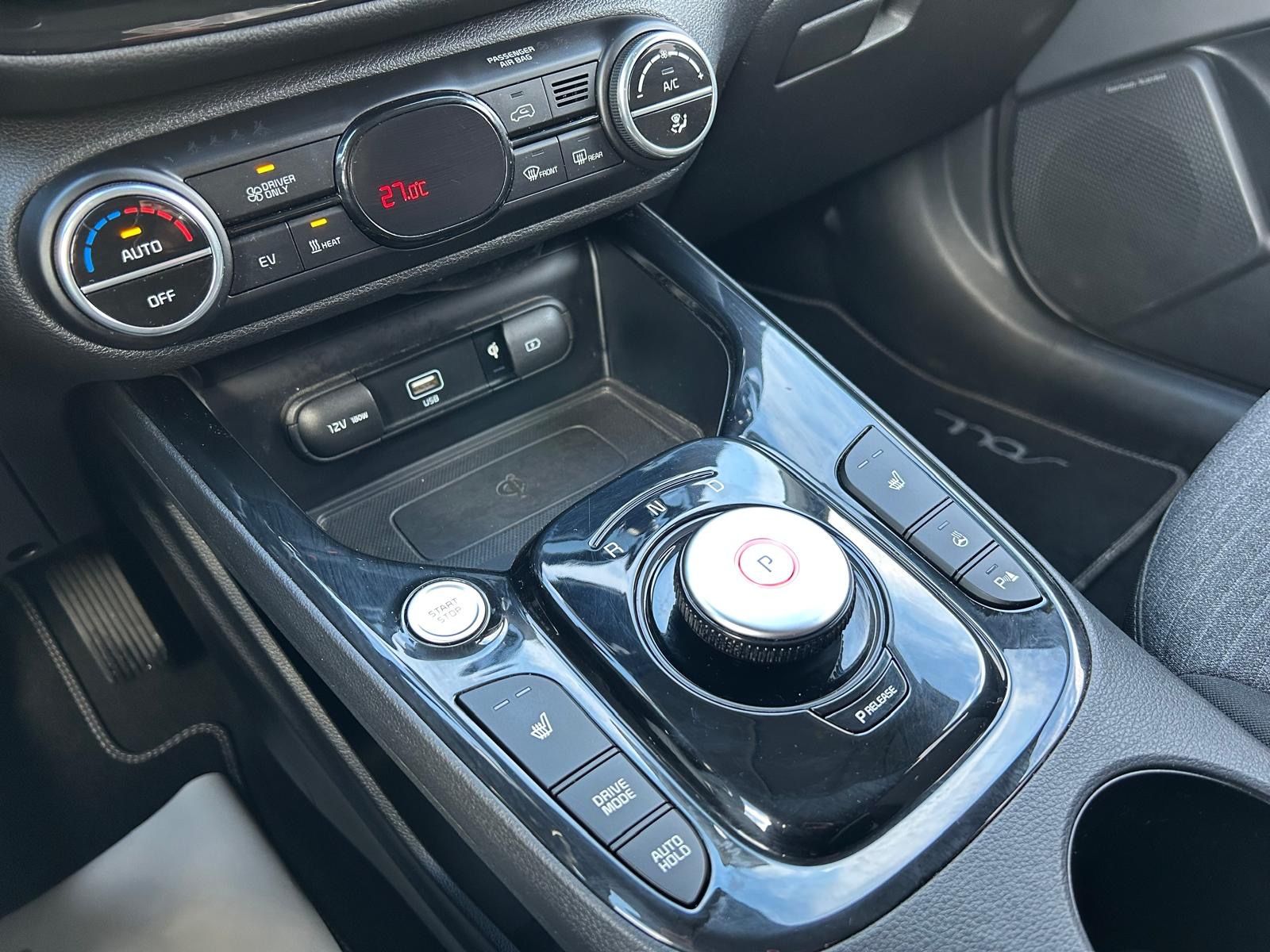 Fahrzeugabbildung Kia e-Soul°64 kWh°CCS°3 Phasen°1.Hand°Kamera°LED°