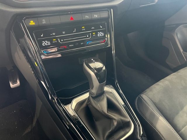 Fahrzeugabbildung Volkswagen T-Roc 1.5 TSI DSG R-LINE BLACK STYLE IQ.DRIVE KA