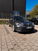 Skoda Octavia Combi 2.0 TFSI DSG RS RS - Skoda Octavia aus 2010: RS