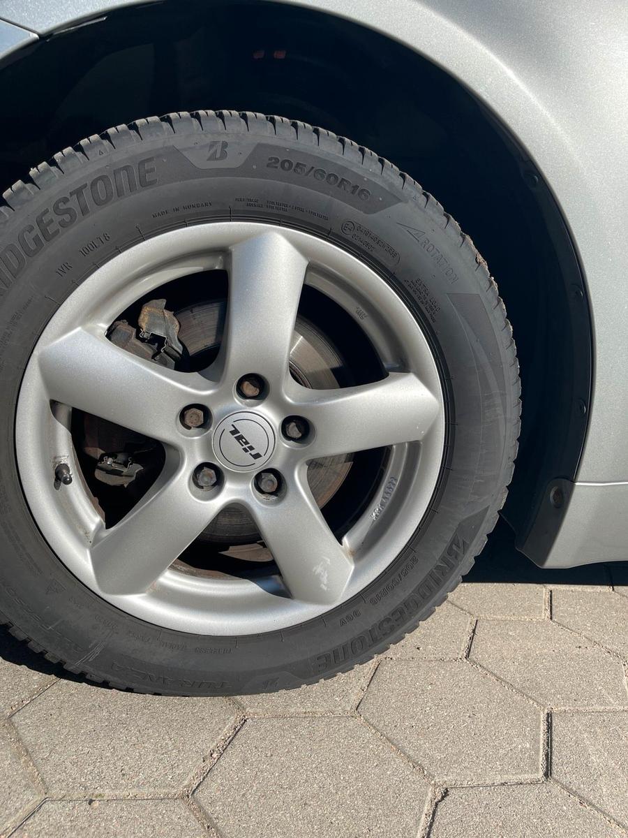 Toyota Avensis 2010 — photo 6