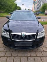 Skoda Octavia 1.4 Benzin - Skoda Octavia aus 2012 mit Benzin-Antrieb: Kombi, 1.4