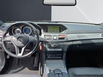 Mercedes E 200 - 11