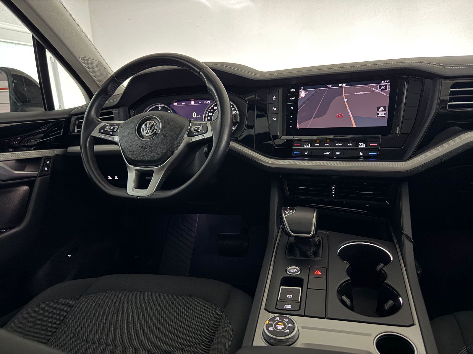 Fahrzeugabbildung Volkswagen Touareg 3.0 TDI 4Motion/KAMERA/ACC/AHK/LED
