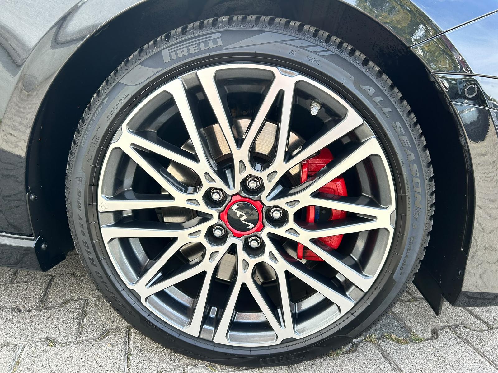 Kia Ceed GT 2.HD|AKPRAPOVIC|4xSHZ|KAMERA|18"|DIGITAL