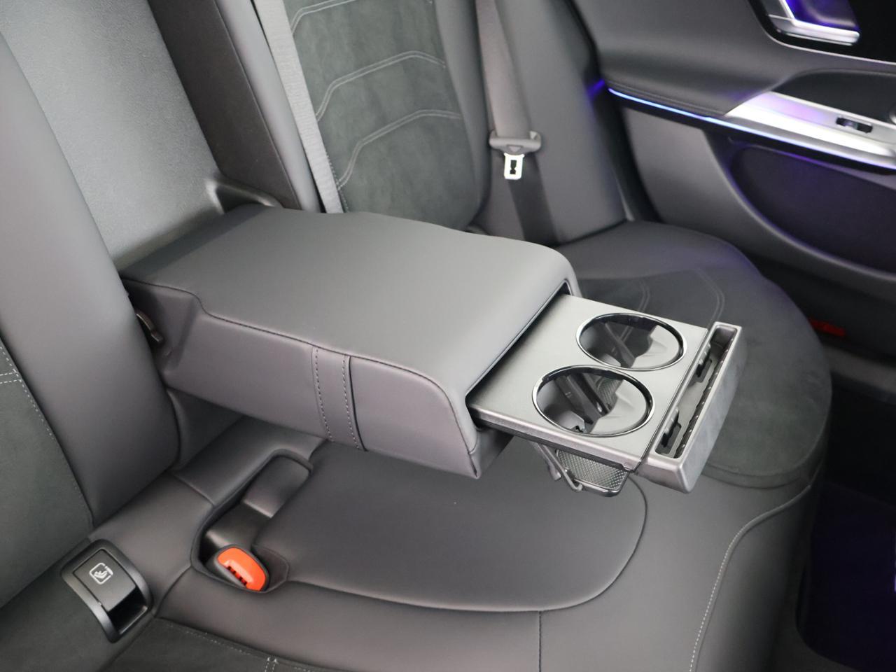 Mercedes-Benz E 220 d T AMG Digital Light Night Burmester MBUX