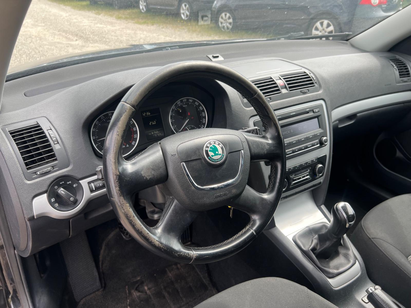Skoda Octavia 2012 — photo 16