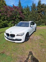 BMW 745 - BMW 745 mit Benzin-Antrieb
