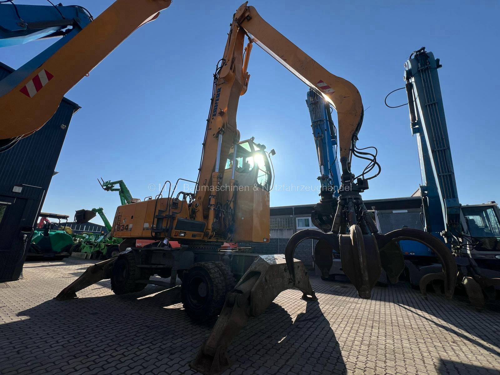 Fahrzeugabbildung Liebherr A 934 C Litronic