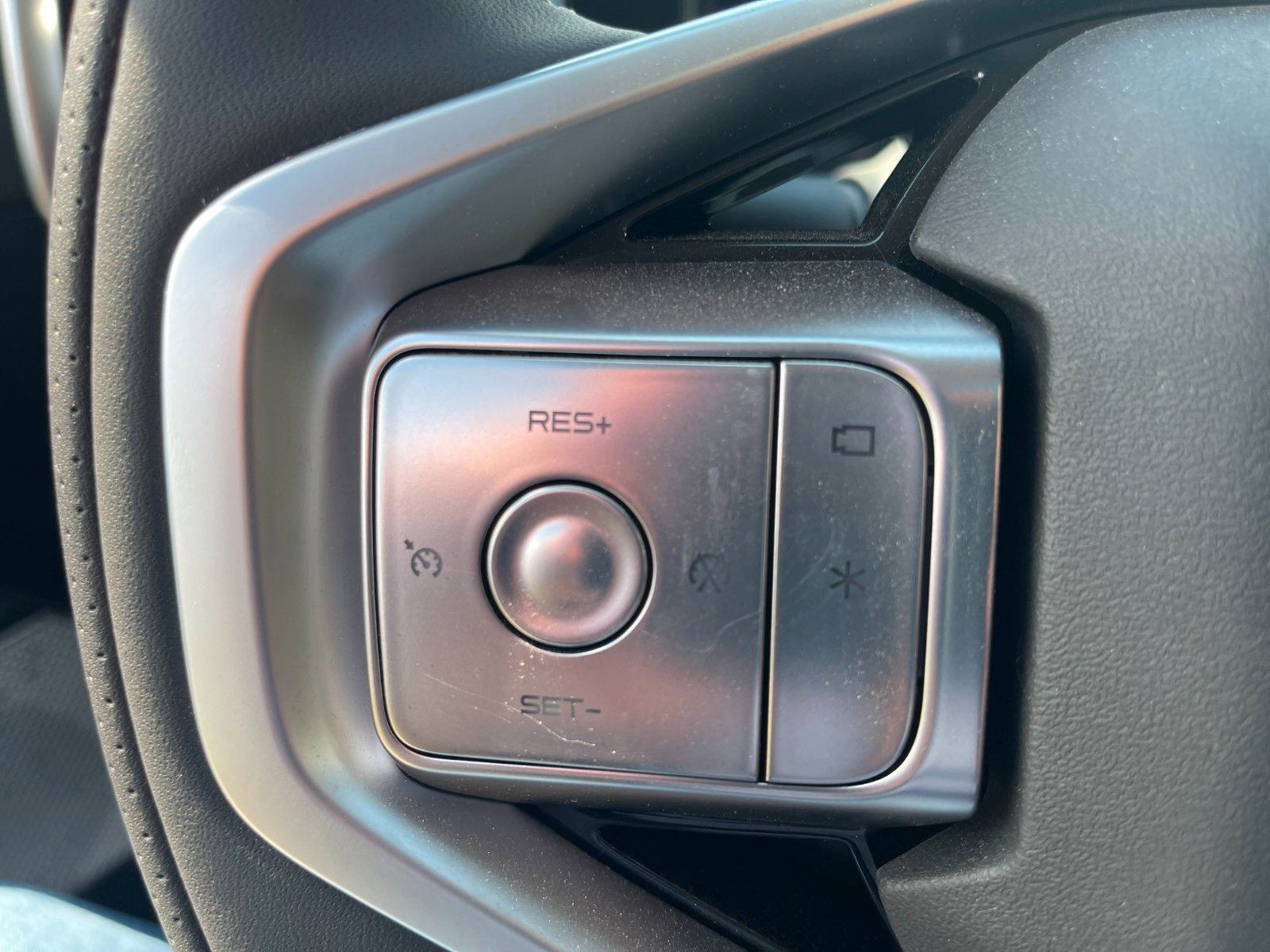 Fahrzeugabbildung DFSK Rich 9 2.3 DCi AT 4x4 Vollausstattung