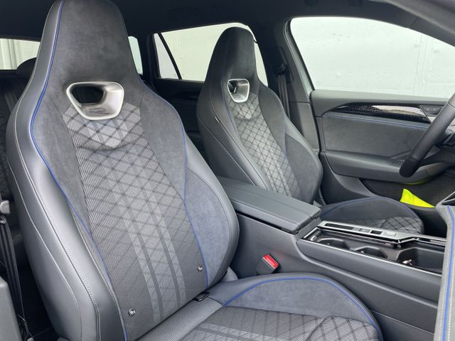 Passat R-Line 1.5 TSI eHybrid DSG HUD/AHK/360°Ka