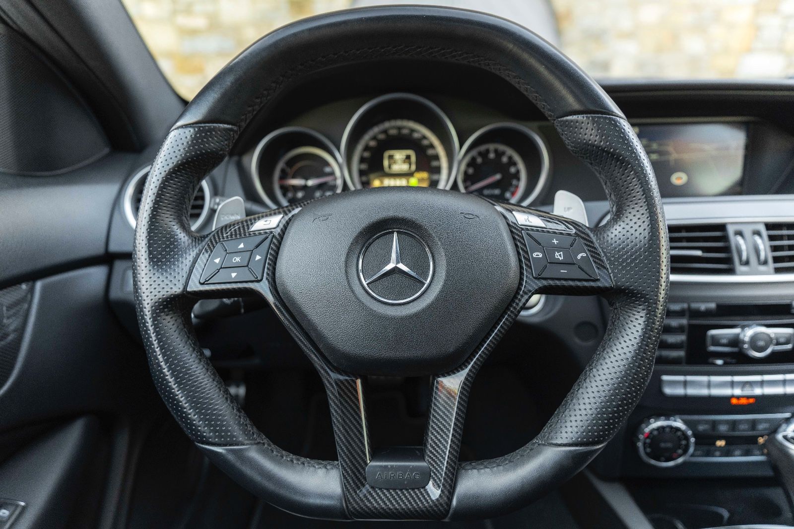 Fahrzeugabbildung Mercedes-Benz C 63 AMG Coupé Bixenon Kam Nav Pano Harman