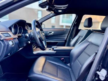 Mercedes E 220 - 11