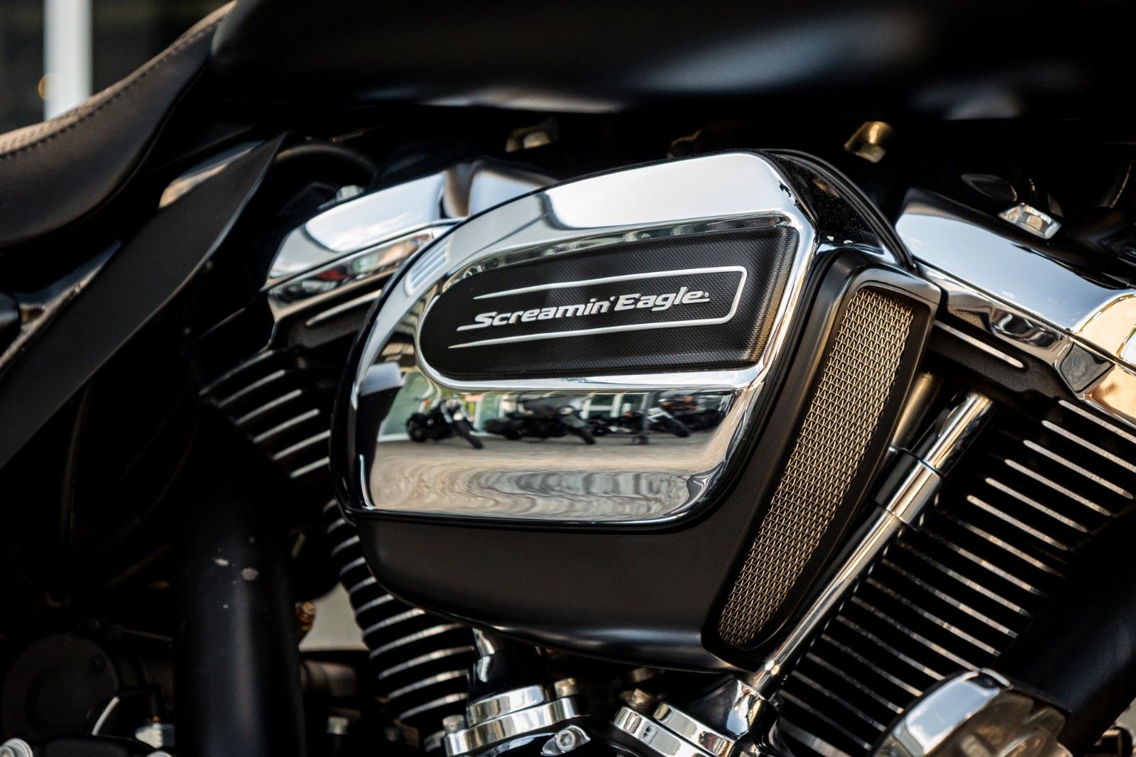 Fahrzeugabbildung Harley-Davidson STREET GLIDE SPECIAL FLHXS -APE - JEKILL&HYDE -