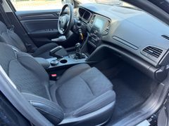 Fahrzeugabbildung Megane IV Grandtour Limited Deluxe 1.5 BLUE dCi