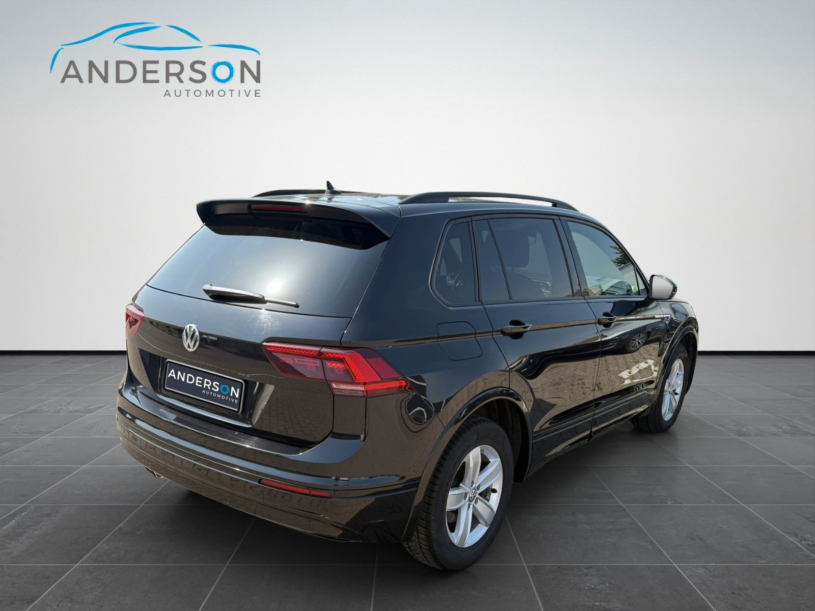 Fahrzeugabbildung Volkswagen TIGUAN HIGHL. R-LINE 4MOT DSG VIRT