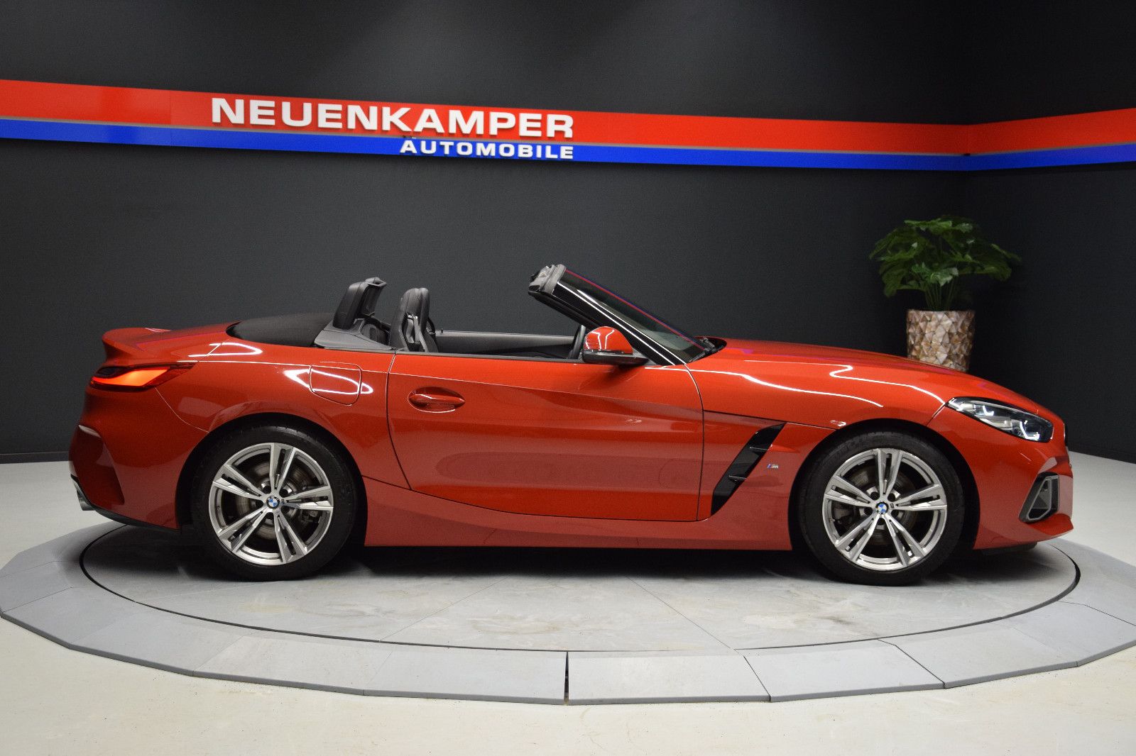 Fahrzeugabbildung BMW Z4 Roadster sDrive 20 i M-Sport Leder HuD Kamera