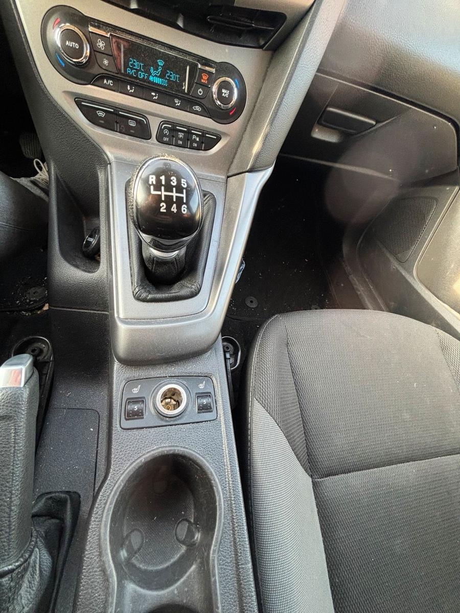 Ford Focus 2014 — photo 9